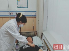 被螃蟹夹伤可诱发致命海鲜过敏 处理活蟹需谨慎