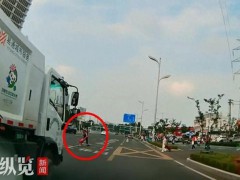 环卫车别车保护路人后车司机发声 暖心举动获赞