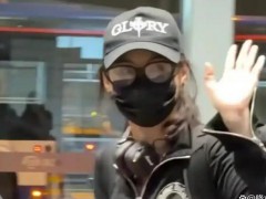 张柏芝一身黑衣现身机场 现场画面曝光！