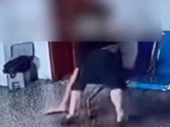 一医院内两男子发生肢体冲突 警方已介入